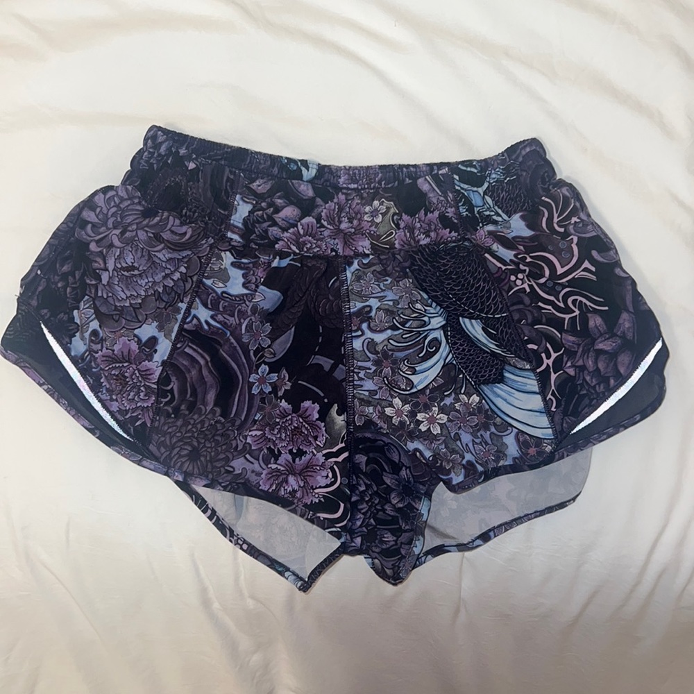 Lululemon Hotty Hot 2.5 Purple Shorts Size 6